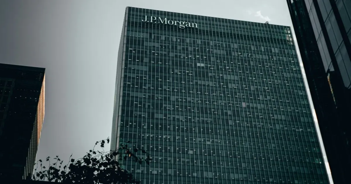 JPMorgan trace l'IA au travail : futur modèle pour le Québec ?